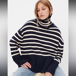 NWT Gap 24/7 split hem sweater (L, Tall)